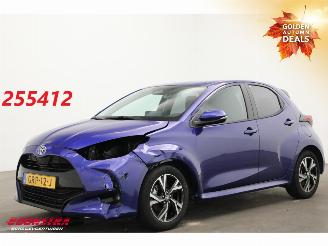 Vaurioauto  passenger cars Toyota Yaris 1.5 Hybrid 115 First Edition LED ACC Clima Camera 17.002 km! 2024/11