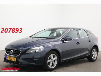 damaged passenger cars Volvo V-40 2.0 D4 Momentum Business Navi Clima Cruise PDC 2014/12