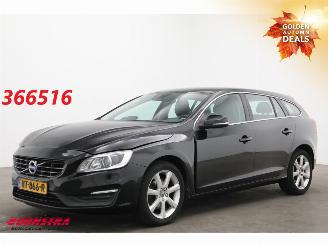 Vaurioauto  passenger cars Volvo V-60 1.5 T2 Aut. Polar+ BiXenon Navi Clima Cruise SHZ PDC 152.278 km! 2017/4