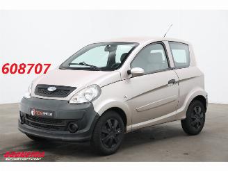 Schade brommobiel Microcar  M.GO S-5000 Cream Leder 2010/11