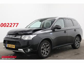 Schadeauto Mitsubishi Outlander 2.0 PHEV Instyle+ X-Line Glasdak Camera ACC SHZ 2015/5