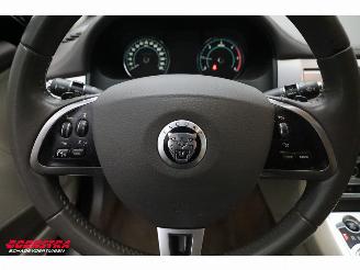 Jaguar XF Sportbrake 3.0D S Aut. Glasdak Navi Leder SHZ picture 16