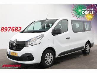 skadebil bedrijf Renault Trafic Passenger 1.6 dCi Expression Energy 9-Pers. Airco 2017/10