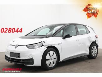 damaged passenger cars Volkswagen ID.3 Pro 58 kWh ACC 360° 24.067 km! 2023/2