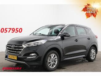 krockskadad bil auto Hyundai Tucson 1.6 GDi Comfort Navi Clima Cruise Camera SHZ PDC AHK 2015/10