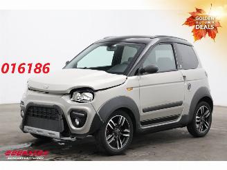 skadebil brommobiel Microcar  M.Go Highland X DCI LED LMV 2021/2