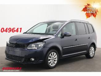 Vaurioauto  passenger cars Volkswagen Touran 1.2 TSI Highline 1e Eig!! Navi Clima Cruise PDC 39.189 km!! 2014/1