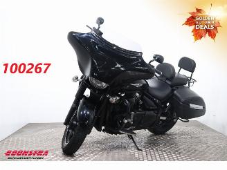 krockskadad bil motor Suzuki  C 1500 BT Intruder ABS Apple/Android Radio 32.752 km! 2014/6