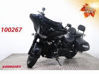 krockskadad bil motor Suzuki  C 1500 BT Intruder ABS Apple/Android Radio 32.752 km! 2014/6