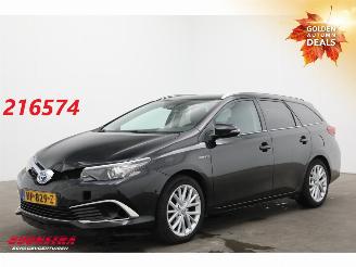 Coche accidentado Toyota Auris Touring Sports 1.8 Hybrid Executive Navi Clima Cruise Camera SHZ PDC AHK 2015/12
