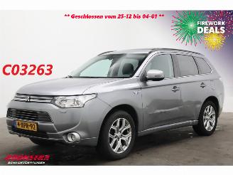 skadebil auto Mitsubishi Outlander 2.0 PHEV Instyle Schuifdak Leder Navi Clima Cruise Camera SHZ AHK 2014/10