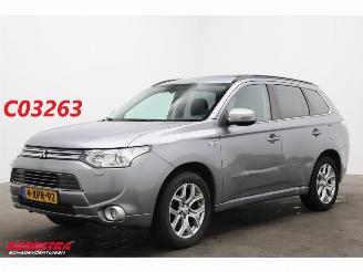 Coche accidentado Mitsubishi Outlander 2.0 PHEV Instyle Schuifdak Leder Navi Clima Cruise Camera SHZ AHK 2014/10