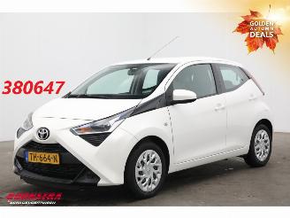 Coche accidentado Toyota Aygo 1.0 VVT-i x-play Automaat Airco Camera Bluetooth 18.414 km!! 2018/9
