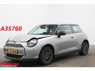 damaged passenger cars Mini Mini SE Essential 54.2 kWh 218 PK LED Navi Cruise Camera 2024/8