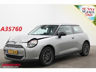 skadebil auto Mini Cooper SE Electric 54.2 kWh 218 PK LED Navi Cruise Camera 2024/8