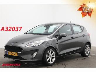 Unfallwagen Ford Fiesta 1.1 Trend 5-DRS Navi Airco Cruise PDC 2019/2