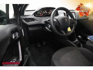 Peugeot 208 1.2 PureT. Signature Navi Camera Carplay Airco Cruise picture 16