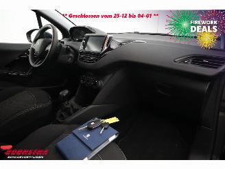 Peugeot 208 1.2 PureT. Signature Navi Camera Carplay Airco Cruise picture 11