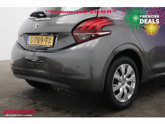 Peugeot 208 1.2 PureT. Signature Navi Camera Carplay Airco Cruise picture 10