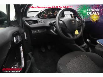 Peugeot 208 1.2 PureT. Signature Navi Camera Carplay Airco Cruise picture 16