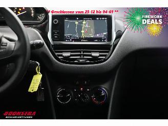 Peugeot 208 1.2 PureT. Signature Navi Camera Carplay Airco Cruise picture 13