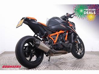 KTM  1390 SuperDuke R Akrapovic LED Cruise picture 3