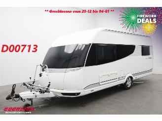 krockskadad bil caravan Hobby  495 UL Premium Mover Rondzit Single Beds Middenkeuken 2014/6