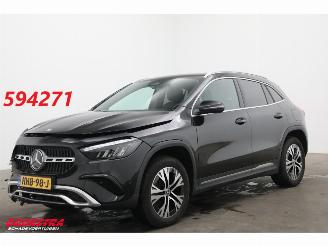 skadebil auto Mercedes GLA 250 e Star Edition LED ACC Navi Clima Camera SHZ 19.826 km! 2023/12