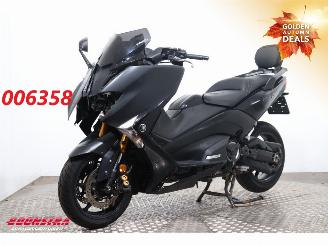 krockskadad bil motor Yamaha  T-Max 530 Black Max Akrapovic 2017/8