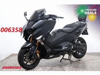 krockskadad bil motor Yamaha  T-Max 530 Black Max Akrapovic 2017/8