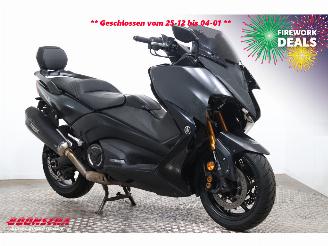 Yamaha  T-Max 530 Black Max Akrapovic picture 2