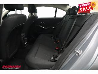 BMW 3-serie 330e Schuifdak 360° LED Cruise SHZ 4.216 km! picture 18