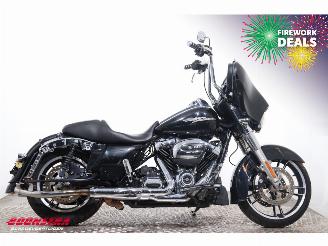 Harley-Davidson  FLHX Street Glide LED Cruise Radio picture 7