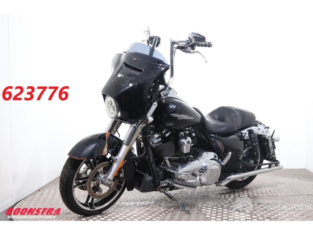 Harley-Davidson  FLHX Street Glide LED Cruise