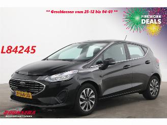 Schadeauto Ford Fiesta 1.0 EcoBoost Hybrid Titanium Navi Clima Cruise PDC 2022/4