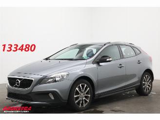 Tweedehands auto Volvo V-40 Cross Country 2.0 D2 Aut. Kinetic Navi Airco Cruise 2017/3