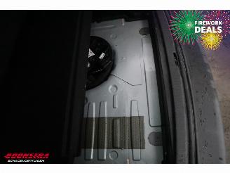 krockskadad bil auto Renault Clio Estate Grandtour 1.5 dCi ECO Night Day Navi Airco Cruise PDC 2015/8