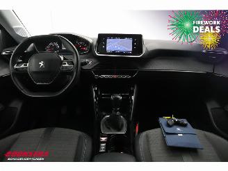 Peugeot 208 1.2 PureTech Allure Navi Clima Cruise PDC picture 12