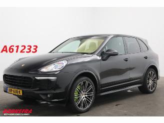 damaged passenger cars Porsche Cayenne 3.0 S E-Hybrid Sport Design BiXenon Memory Leder SHZ AHK 2015/12