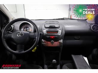 Toyota Aygo 1.0-12V Comfort Navigator 5-DRS LMV 171.145 km! picture 9