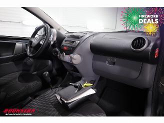 Toyota Aygo 1.0-12V Comfort Navigator 5-DRS LMV 171.145 km! picture 8