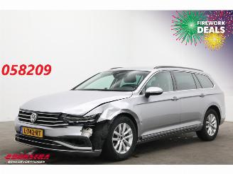 krockskadad bil auto Volkswagen Passat Variant Variant 1.5 TSI DSG Comfort Business LED ACC Navi Clima PDC AHK 2020/2