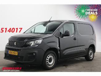 krockskadad bil bedrijf Peugeot Partner 1.5 BlueHDI Aut. Airco Cruise Camera PDC AHK 2022/6