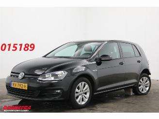 uszkodzony samochody osobowe Volkswagen Golf 1.0 TSI Comfortline Navi Clima Cruise Camera PDC AHK 74.205 km! 2017/1