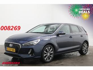krockskadad bil auto Hyundai I-30 1.0 T-GDI First Edition Navi Clima Cruise Camera LRHZ SHZ PDC 2017/10