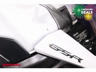 Suzuki  GSR 750 ABS picture 12