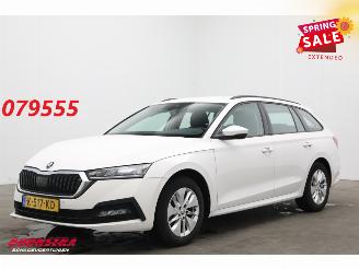skadebil auto Skoda Octavia Combi 1.0 e-TSI DSG Business Edition Virtual Navi Clima Cruise Camera 2021/1