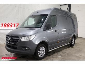 Vaurioauto  commercial vehicles Mercedes Sprinter 319 CDI V6 7G-Tronic 360° Leder Navi Airco Cruise PDC AHK 2019/12