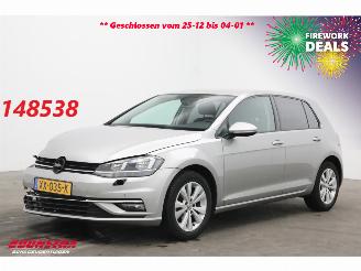 krockskadad bil auto Volkswagen Golf 1.0 TSI DSG Comfortline ACC Clima SHZ PDC 2019/4