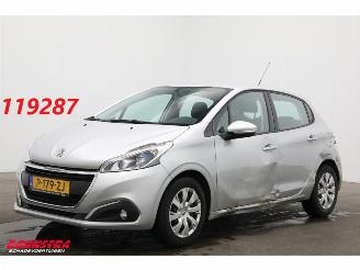 Vaurioauto  passenger cars Peugeot 208 1.2 PureTech Active Navi Airco Cruise PDC 139.685 km! 2016/6